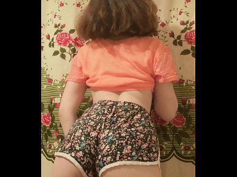 ❤️ Sexy jonk Babe deet hir Shorts op der Kamera of ❤️❌ Porno fb bei eis