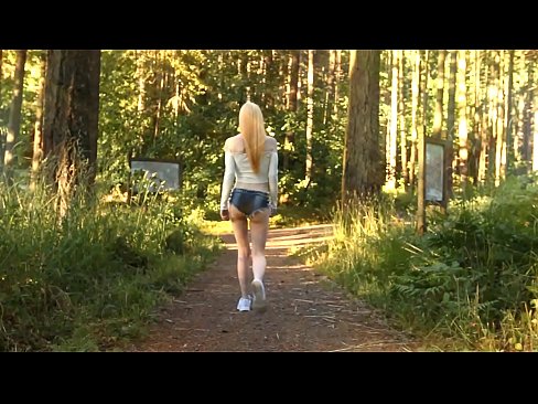 ❤️ Schéin Fra beweegt sech lues, net plakeg Video ❤️❌ Porno fb bei eis